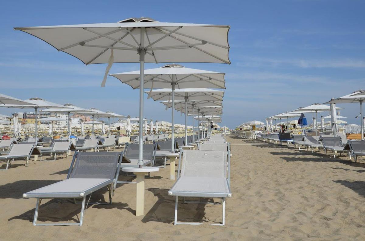 Ferienwohnung Monolocale Ombrellone Incluso Lignano Sabbiadoro Exterior foto